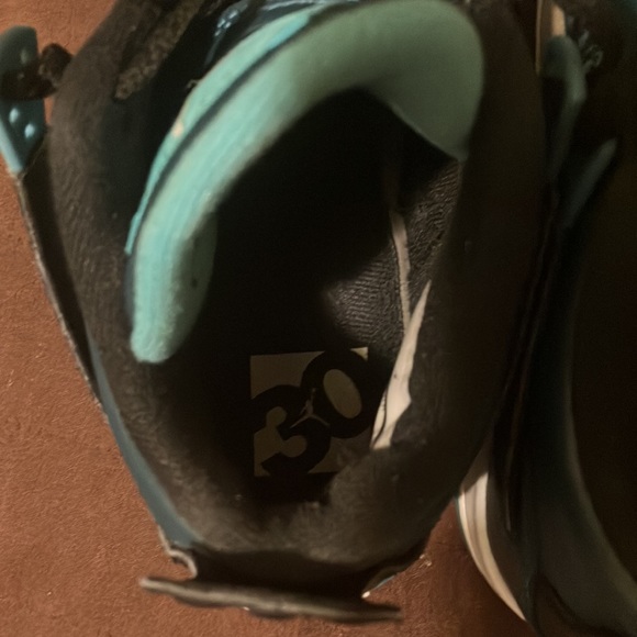 Air Jordan 4s no creases only wore a couple times size 4!! Make a offer!!! - Picture 6 of 11